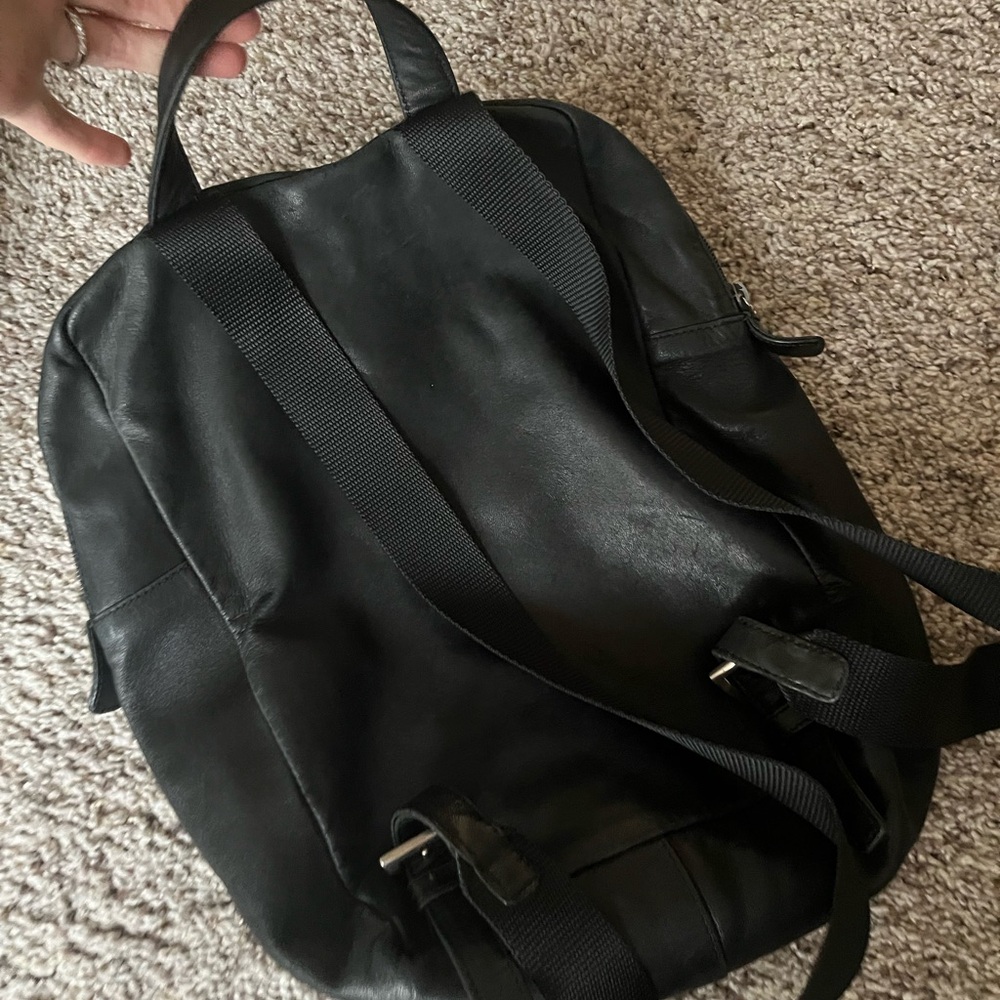 Vintage authentic Prada Black Leather Backpack - Picture 2 of 7